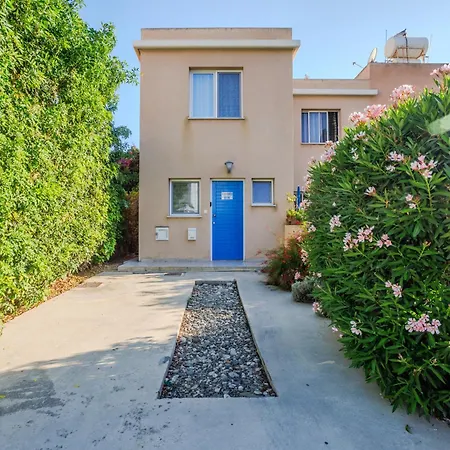 Holiday home Seaside Sun Kissed House With Pool In Tourist Area