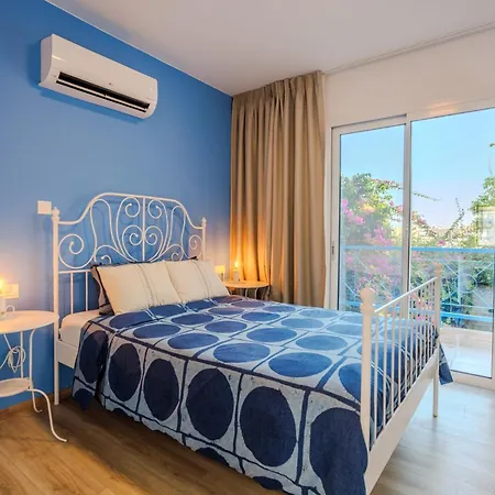 Holiday home Seaside Sun Kissed House With Pool In Tourist Area